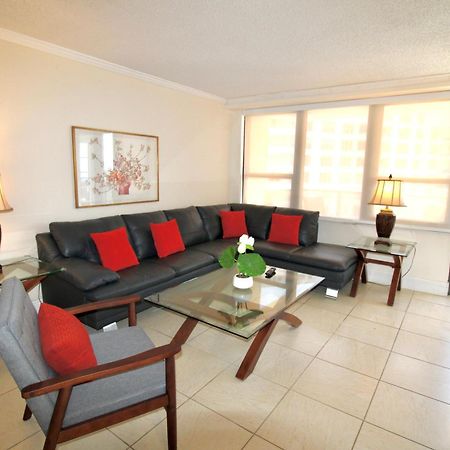 מיאמי ביץ' Alexander 1211 Beachfront Condo With Direct Beach Access, 2 Pools, Sauna, Gym מראה חיצוני תמונה
