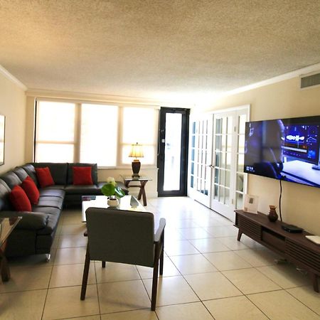 מיאמי ביץ' Alexander 1211 Beachfront Condo With Direct Beach Access, 2 Pools, Sauna, Gym מראה חיצוני תמונה