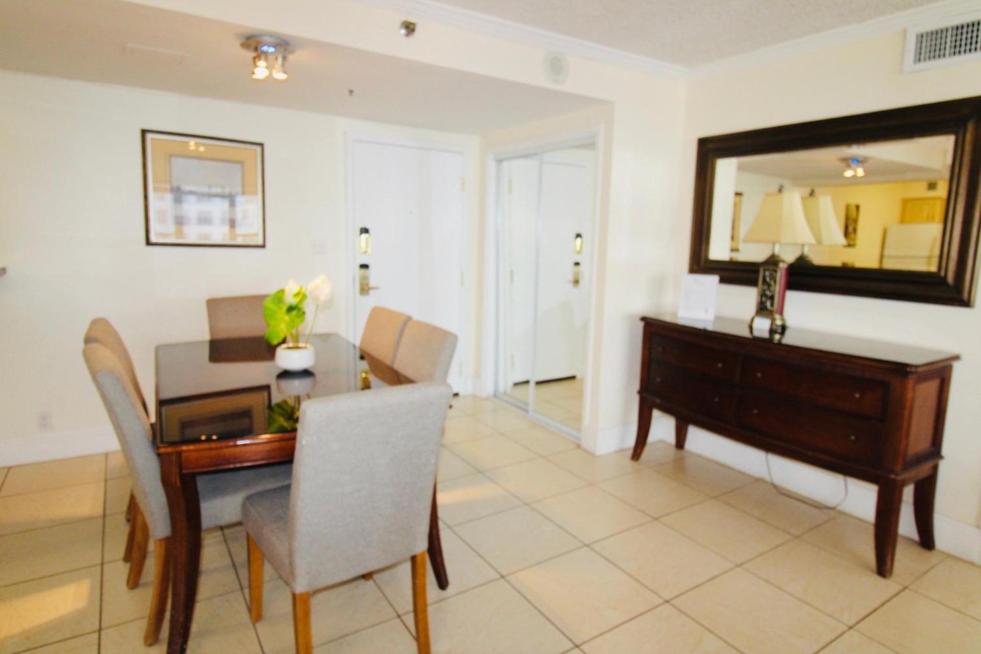 מיאמי ביץ' Alexander 1211 Beachfront Condo With Direct Beach Access, 2 Pools, Sauna, Gym מראה חיצוני תמונה
